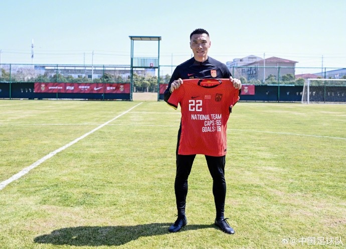 向退役的前國(guó)家隊(duì)球員于大寶表達(dá)感謝、送上祝福