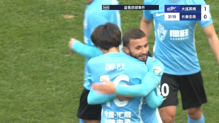 19歲朱鵬宇中超處子球！大連英博1-0領(lǐng)先長春亞泰，馬萊萊助攻