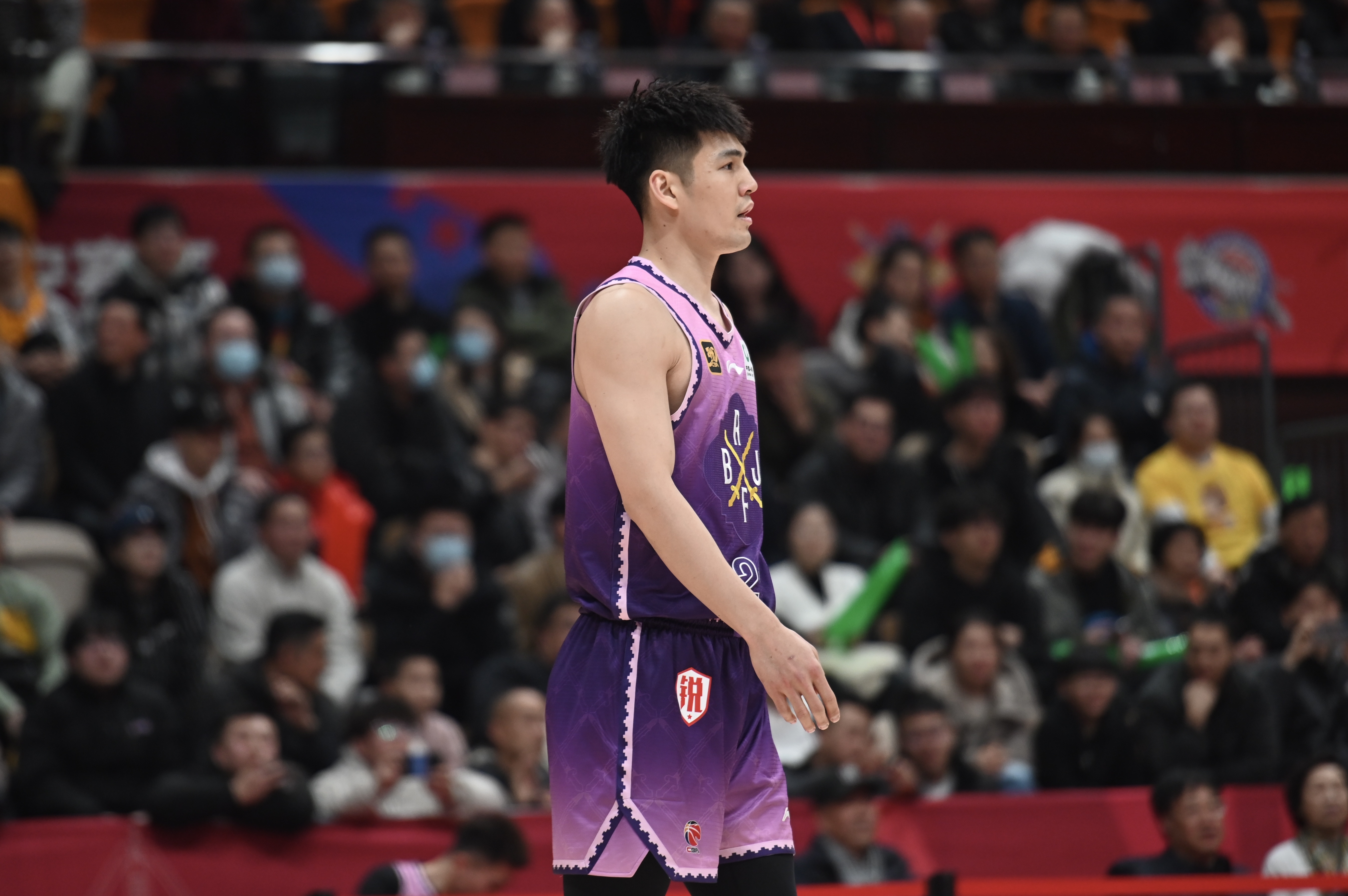表現(xiàn)可以！陳國豪8中5拿到13分3板1斷